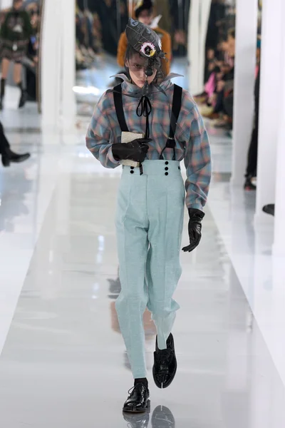 Look 4